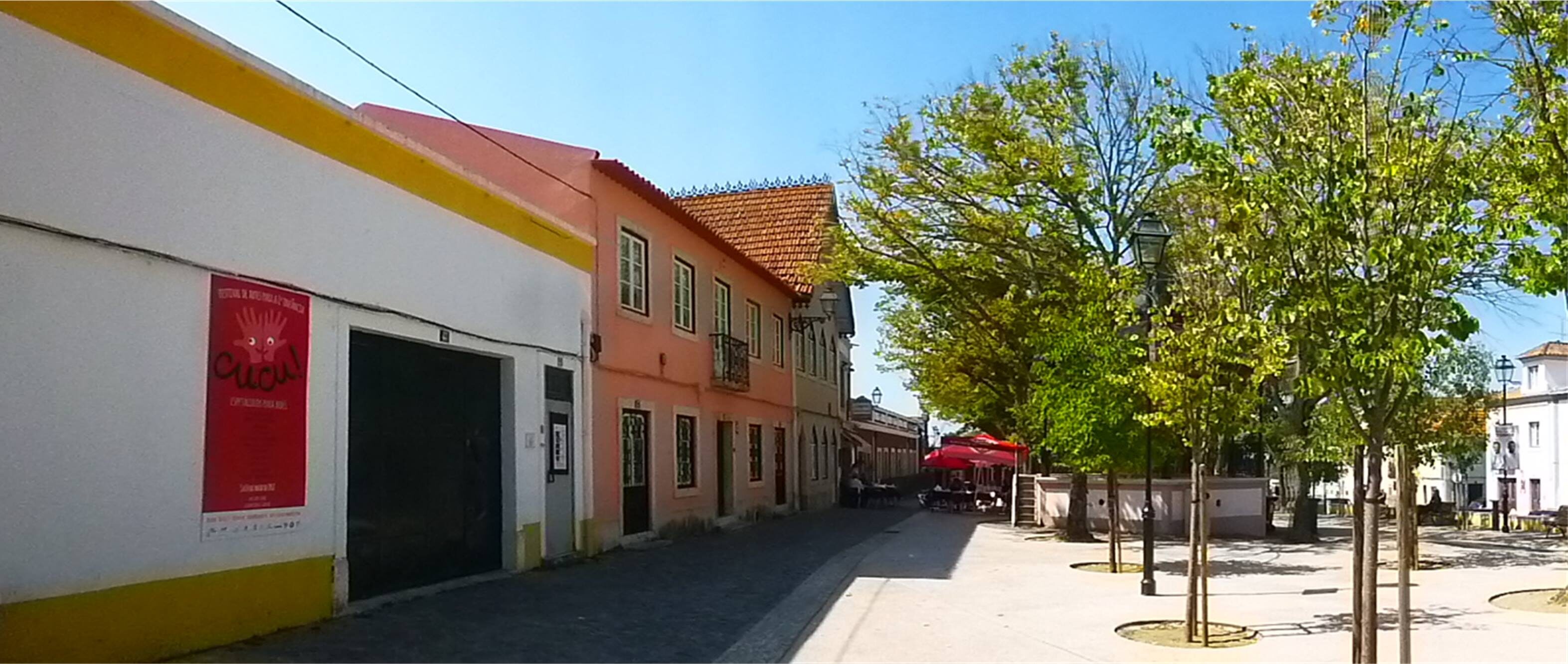 Largo histórico de Carnide com a Casa do Coreto — Lua Cheia Teatro para Todos